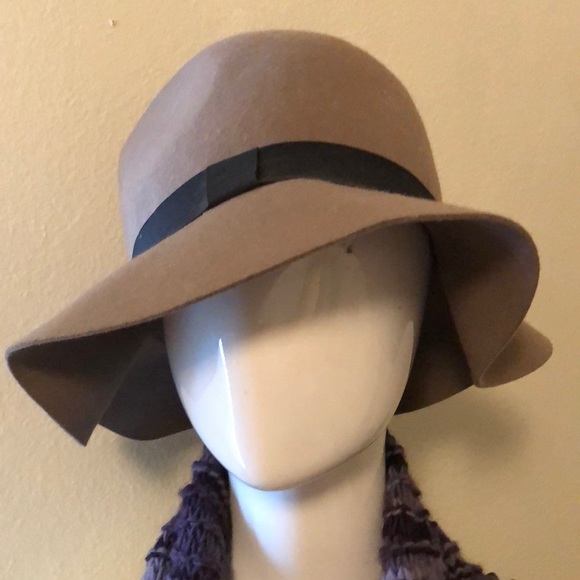 A Hat - Picture 3 of 5